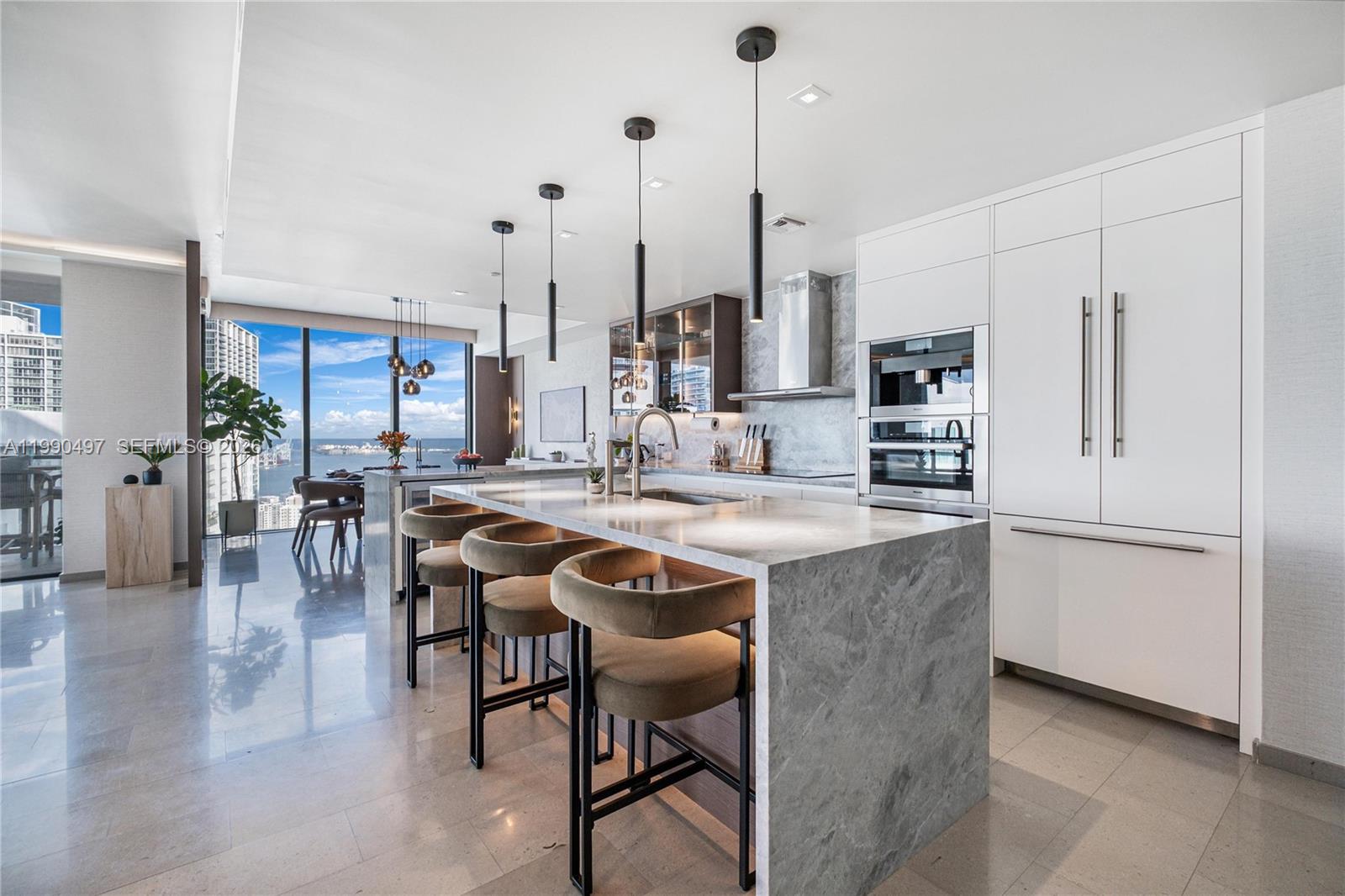 68 SE 6th St #3711 Miami, FL 33131