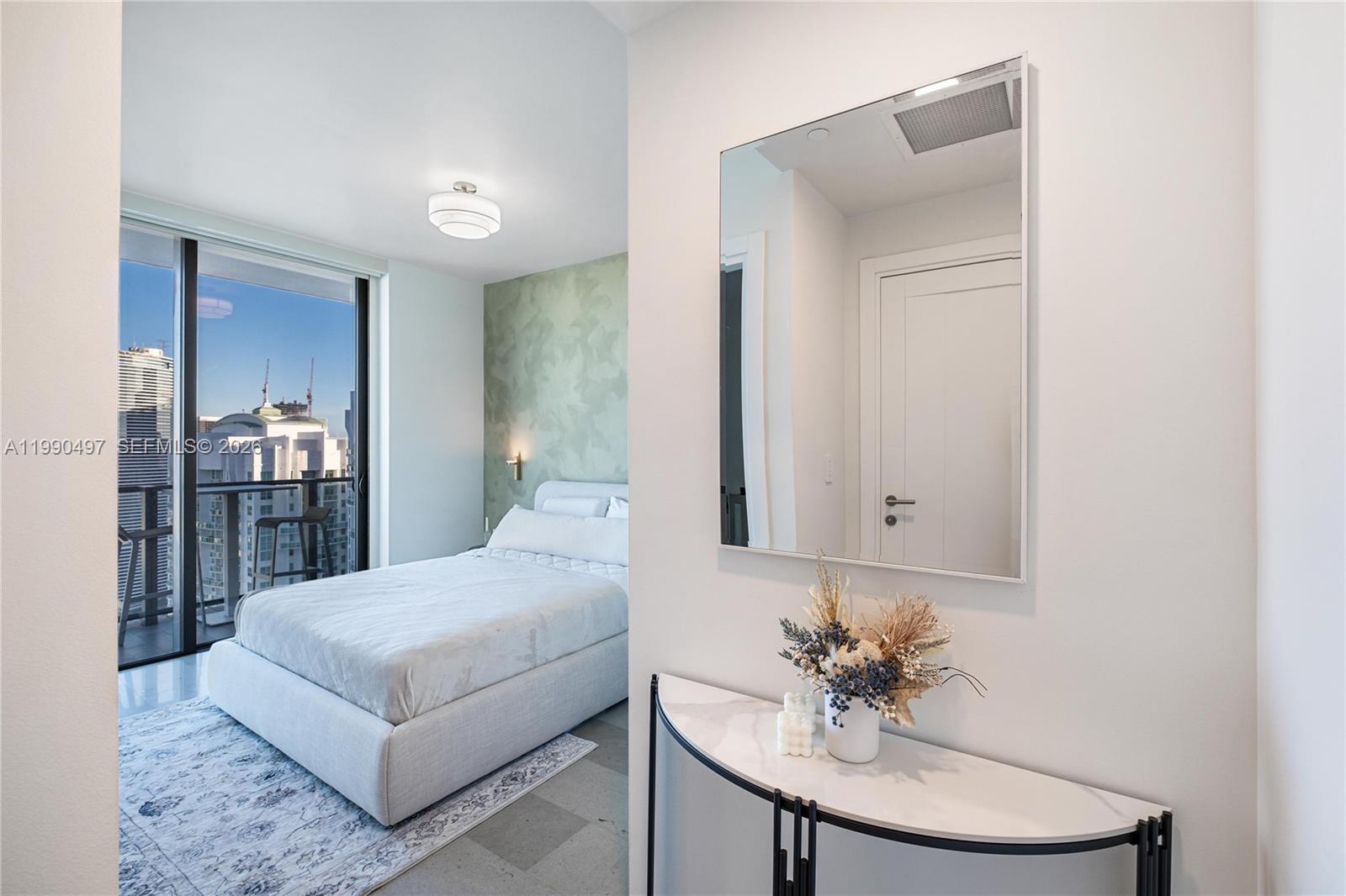 68 SE 6th St #3711 Miami, FL 33131