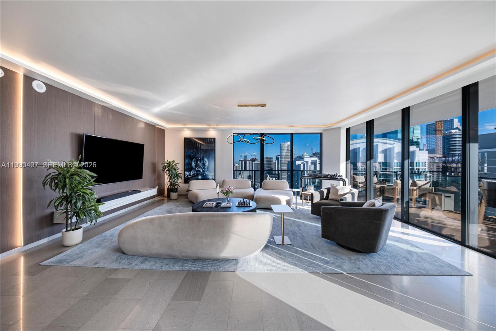 68 SE 6th St #3711 Miami, FL 33131