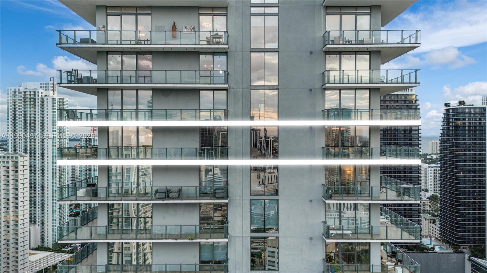 68 SE 6th St #3711 Miami, FL 33131