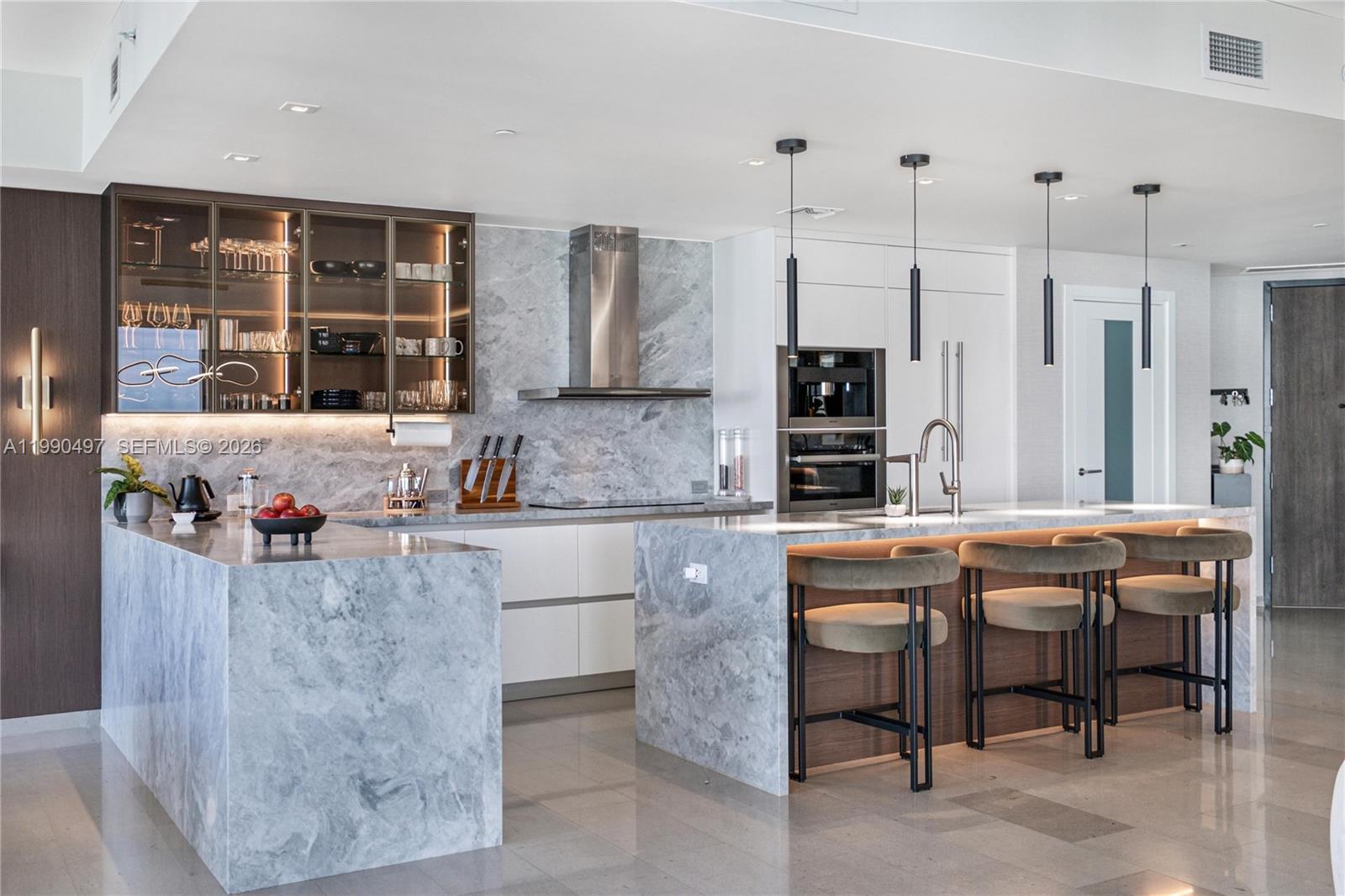 68 SE 6th St #3711 Miami, FL 33131