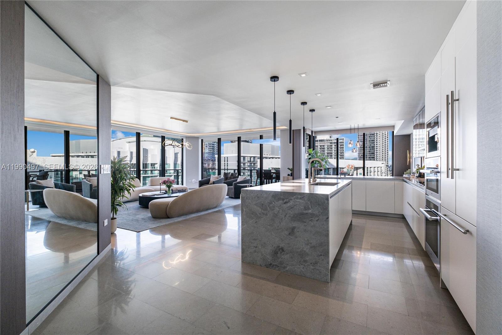 68 SE 6th St #3711 Miami, FL 33131