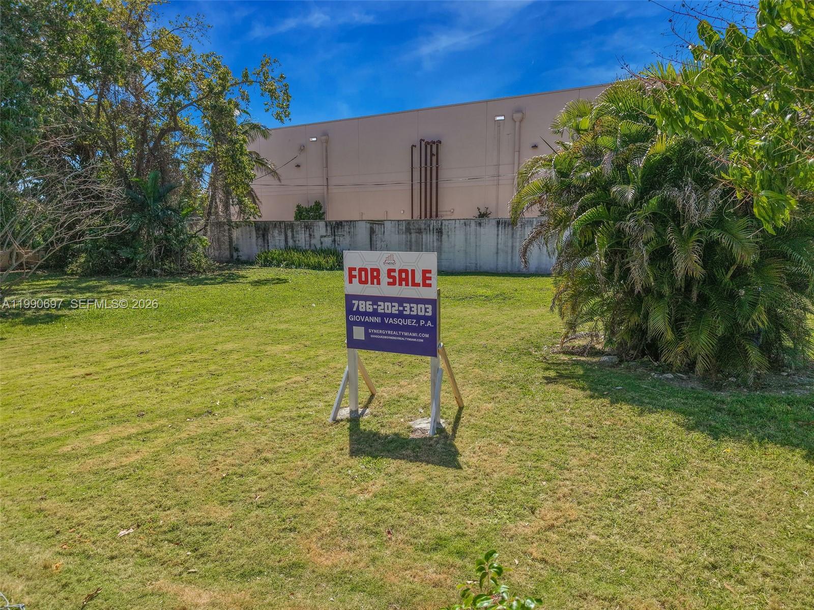 1000 SW 30th Ave Miami, FL 33135