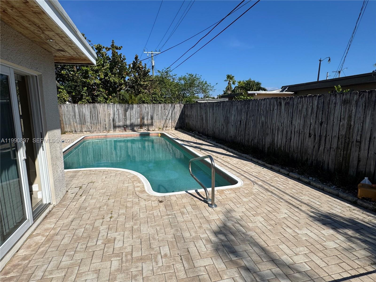 1460 NE 30th Ct Pompano Beach, FL 33064