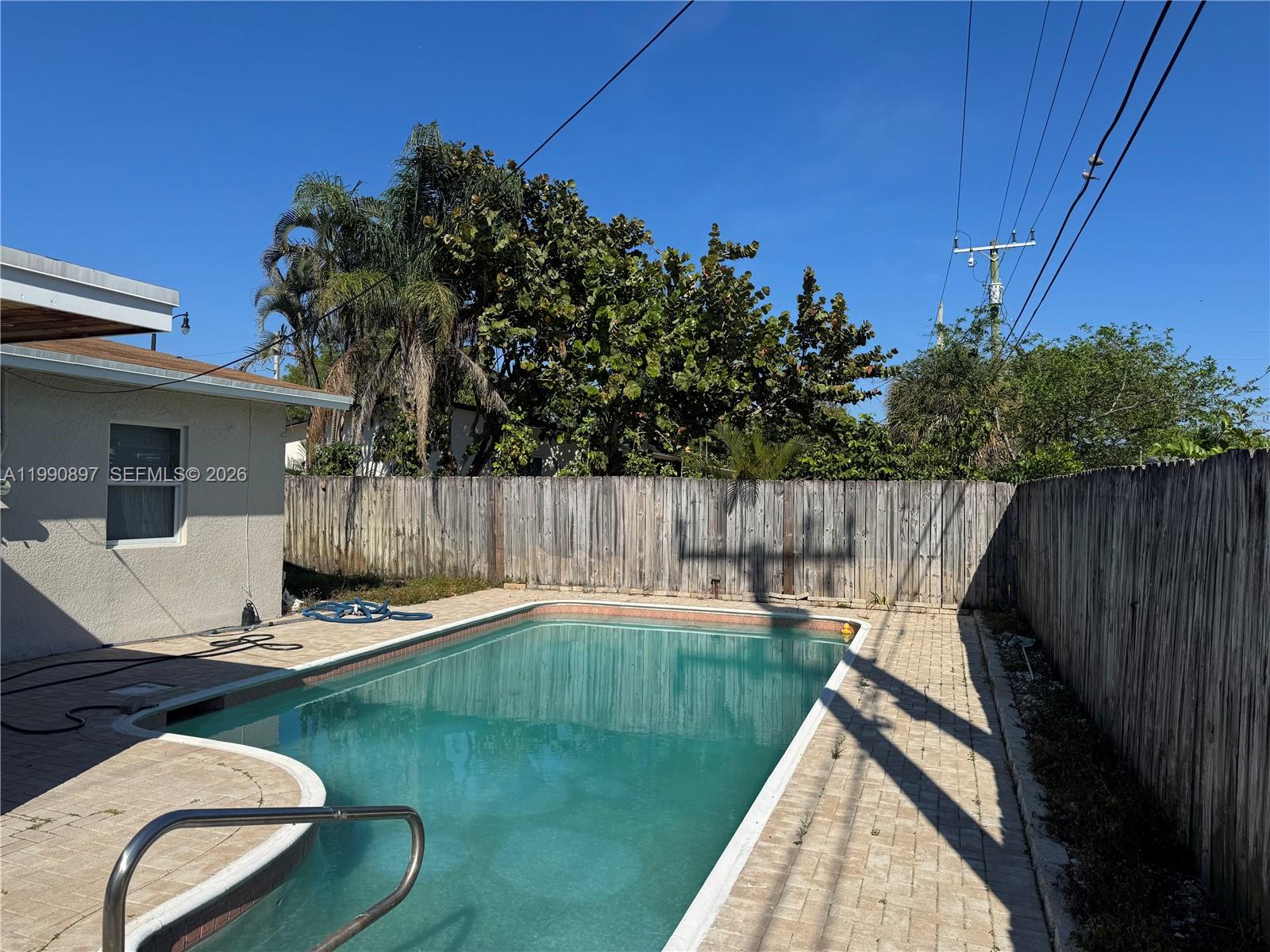 1460 NE 30th Ct Pompano Beach, FL 33064