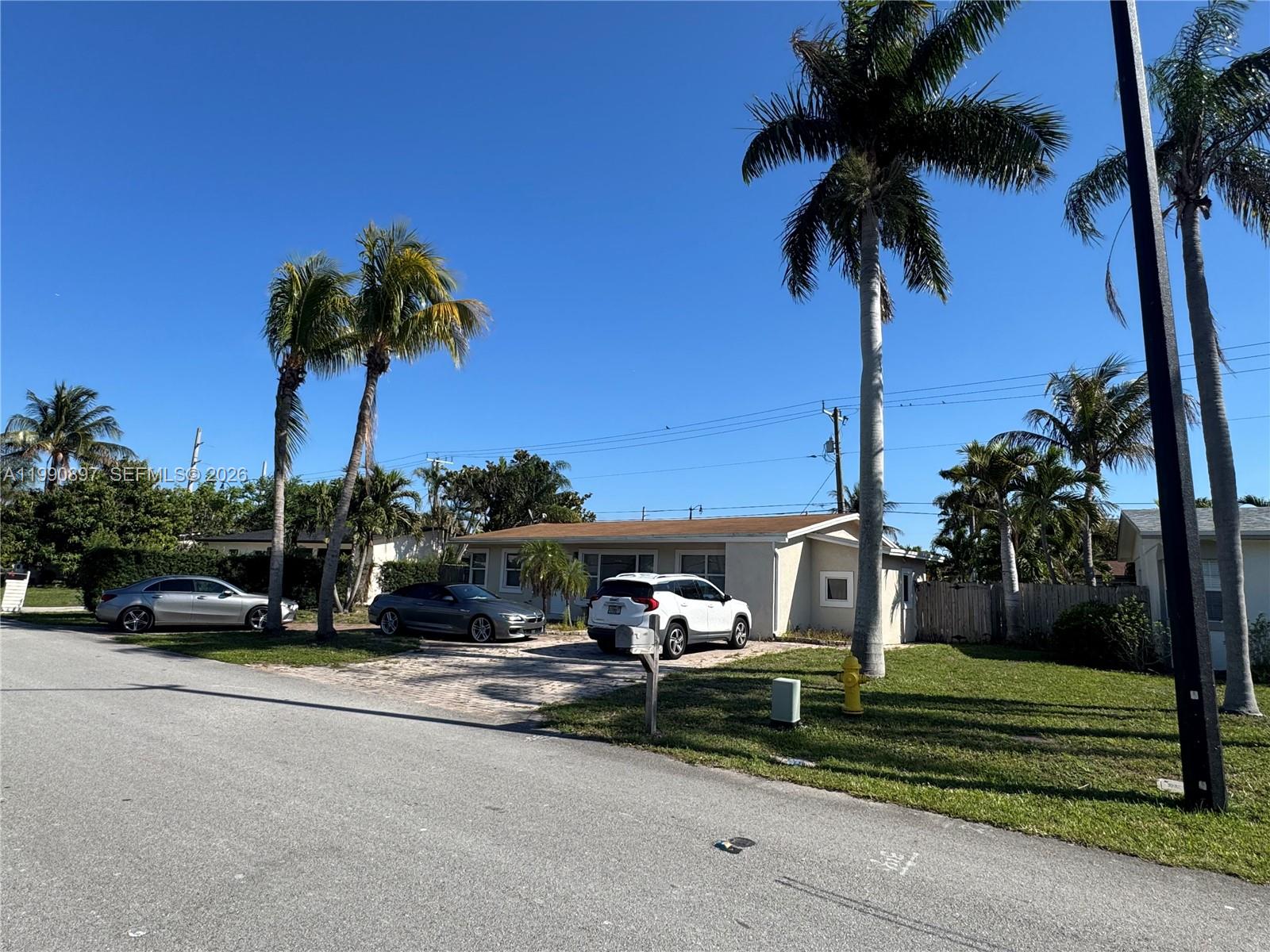 1460 NE 30th Ct Pompano Beach, FL 33064