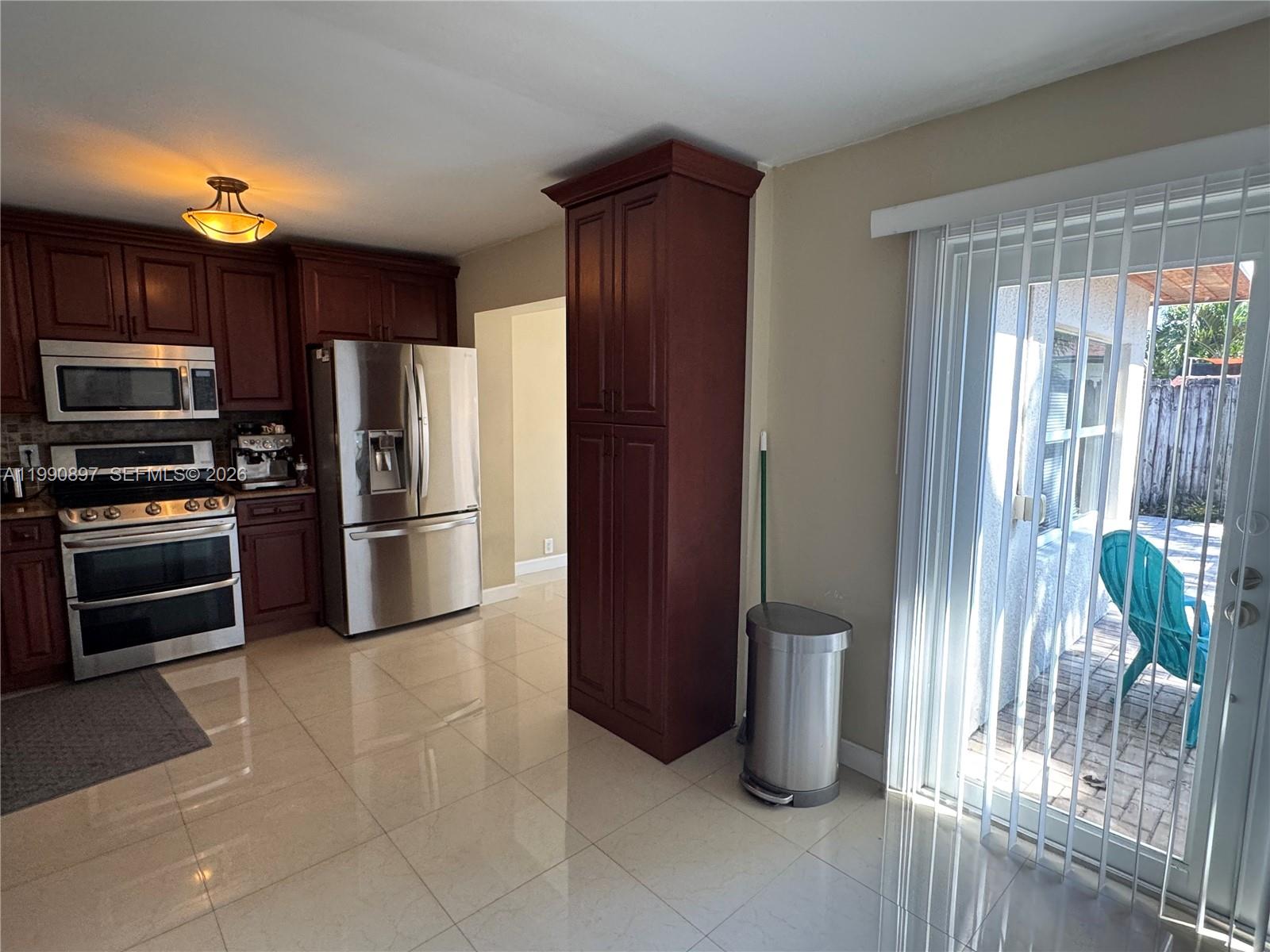 1460 NE 30th Ct Pompano Beach, FL 33064