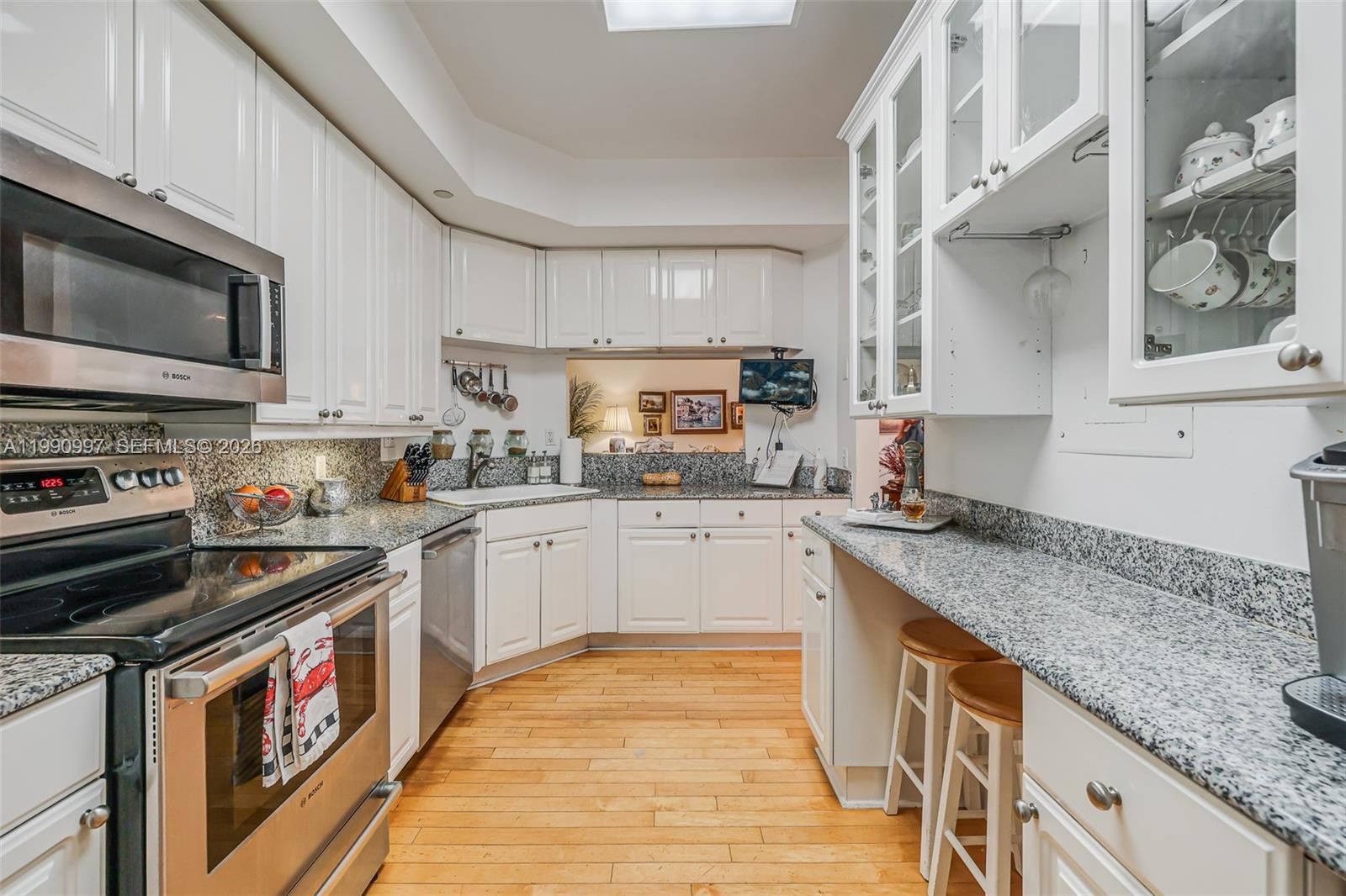 888 Brickell Key Dr #807 Miami, FL 33131