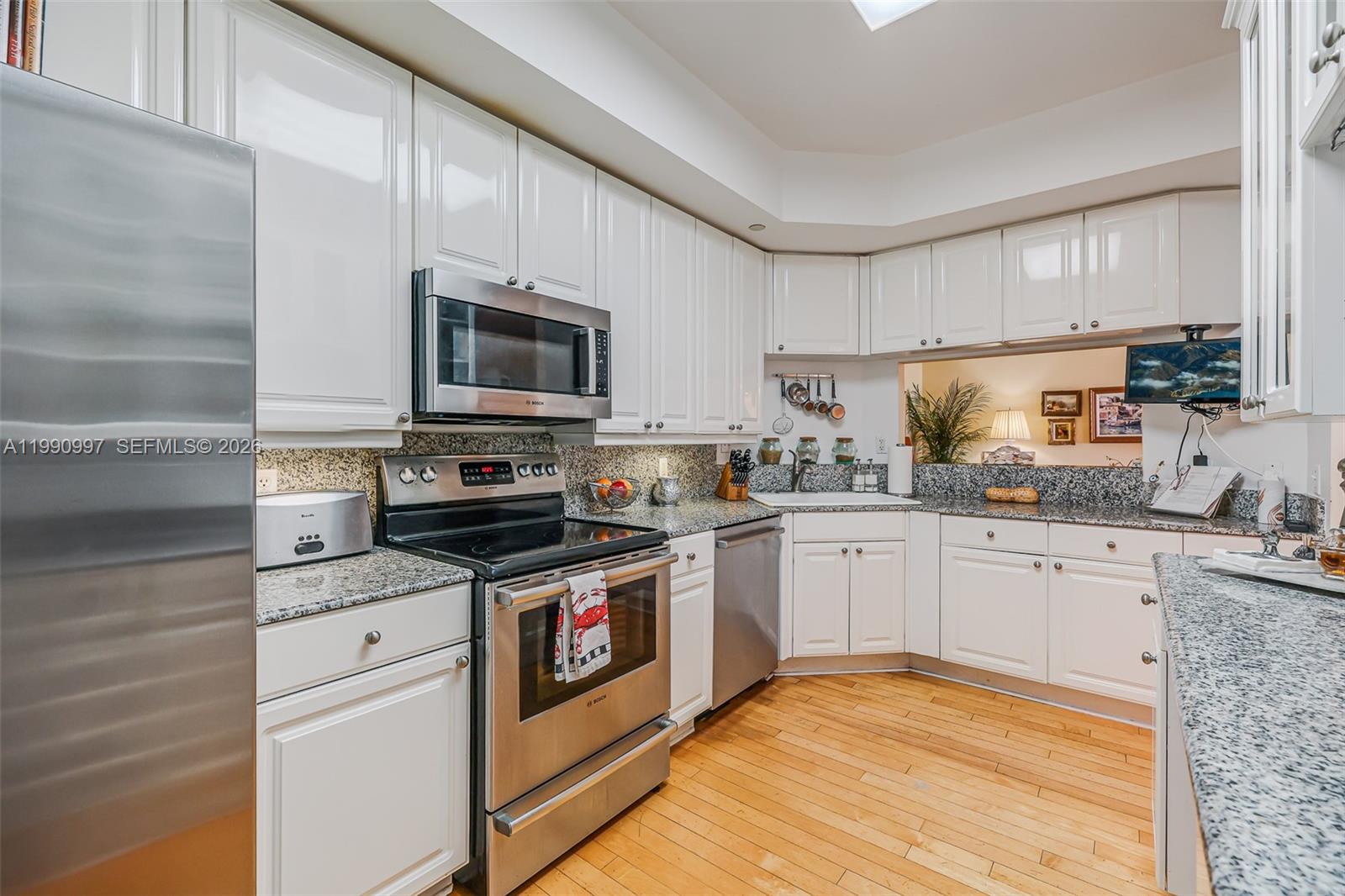 888 Brickell Key Dr #807 Miami, FL 33131