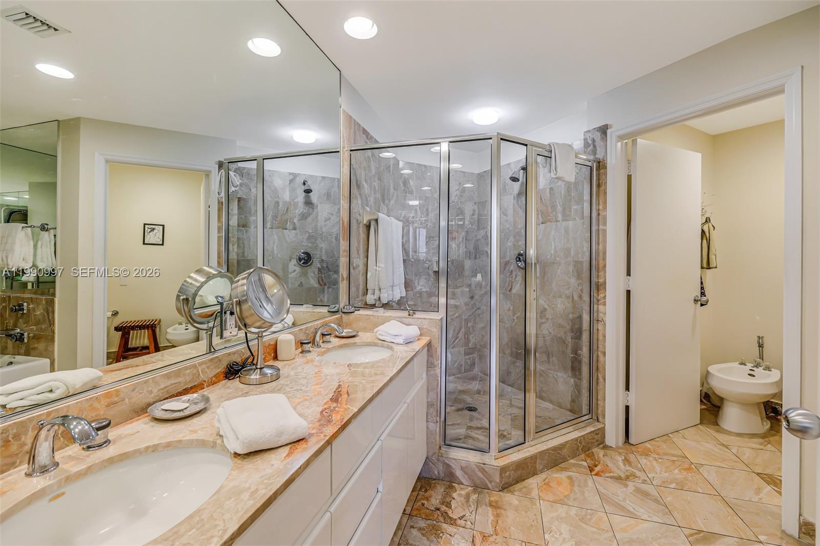 888 Brickell Key Dr #807 Miami, FL 33131