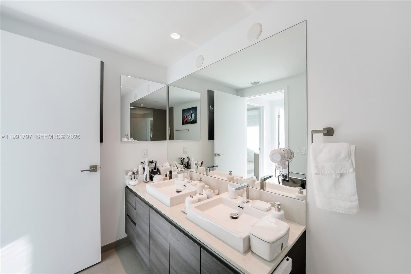 1080 Brickell Ave #1603 Miami, FL 33131