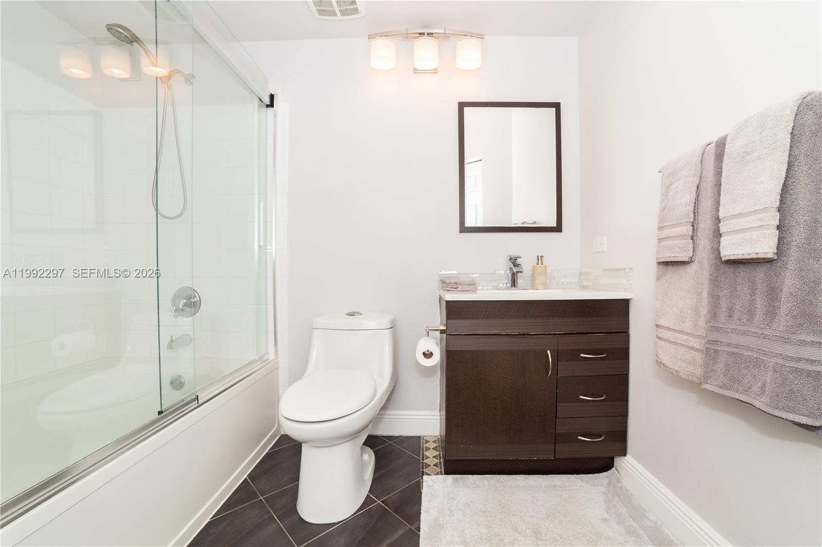 image Porto Bellagio Condo22