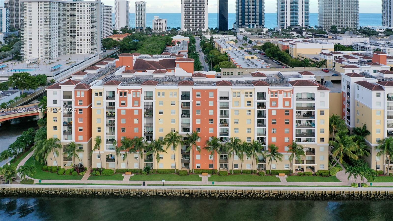 image Porto Bellagio Condo35