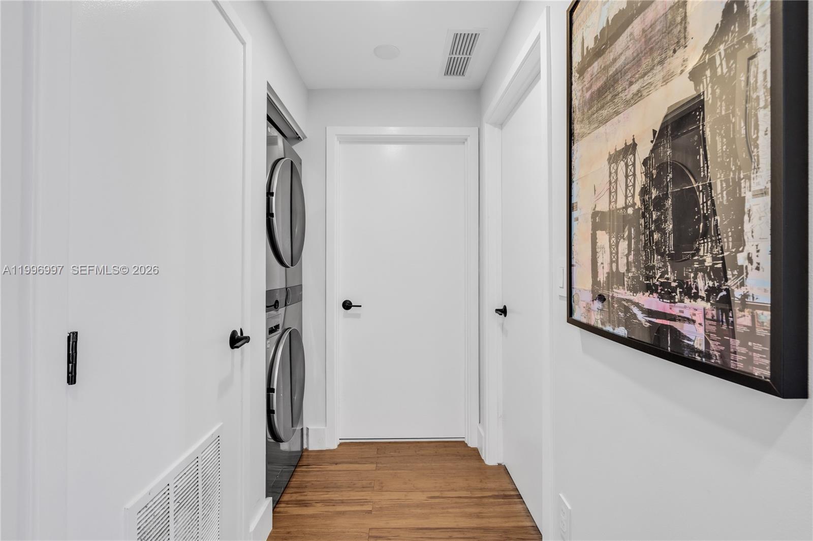 888 Biscayne Blvd #812 Miami, FL 33132