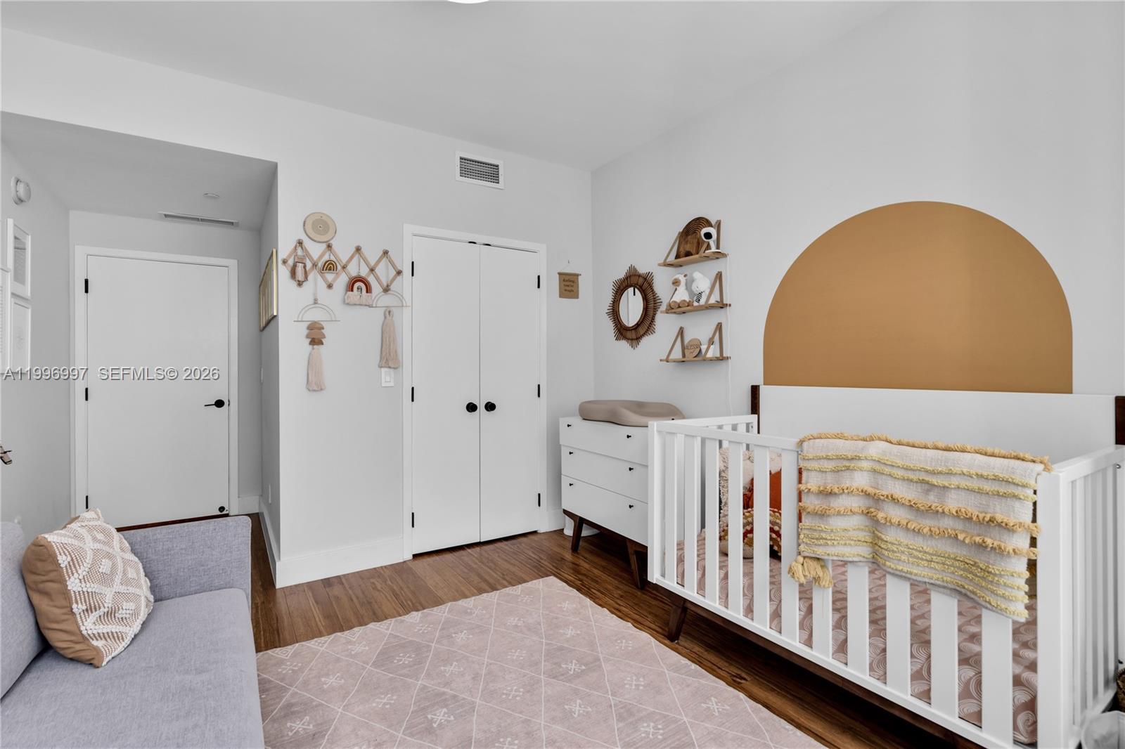 888 Biscayne Blvd #812 Miami, FL 33132