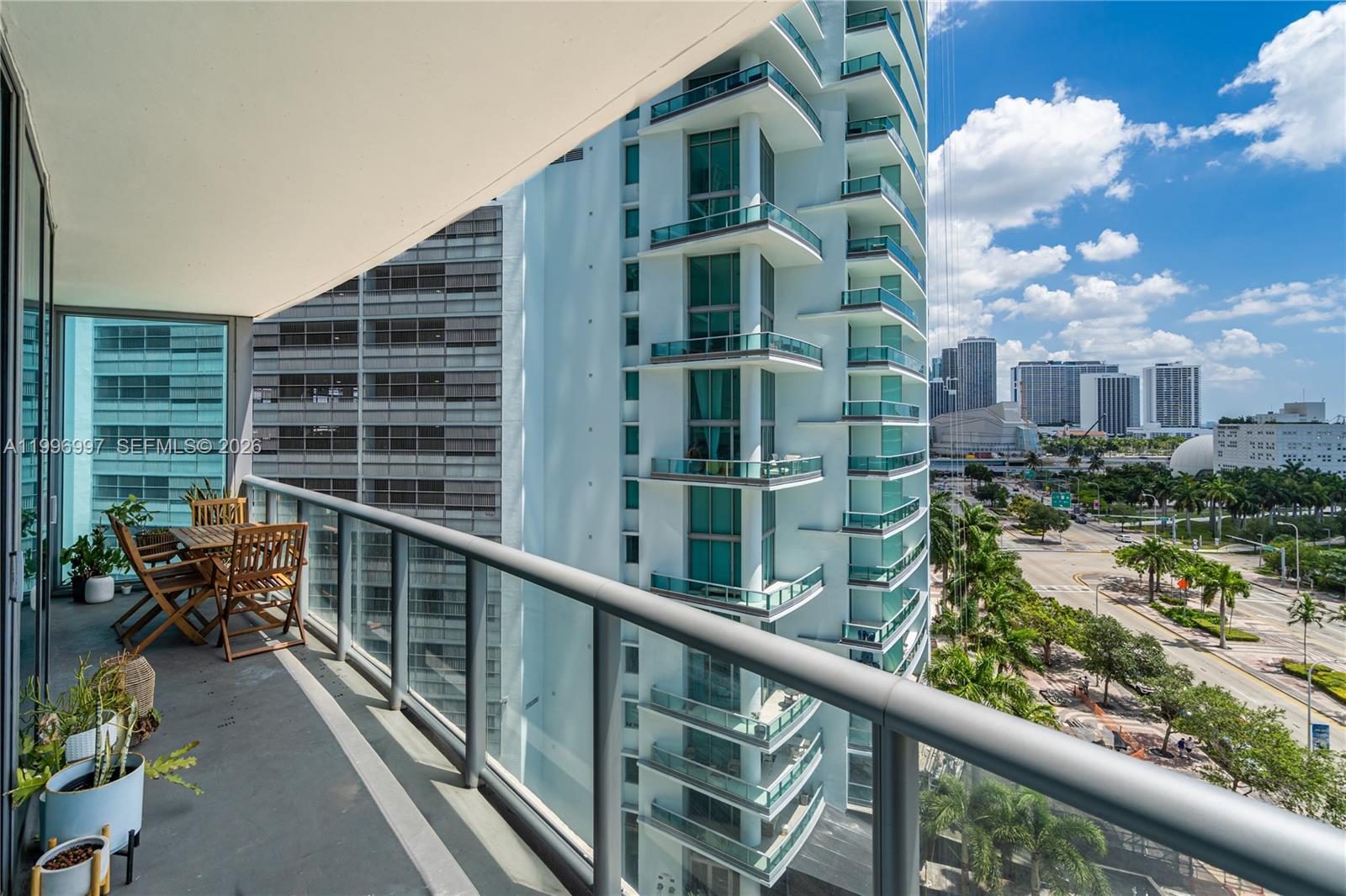 888 Biscayne Blvd #812 Miami, FL 33132