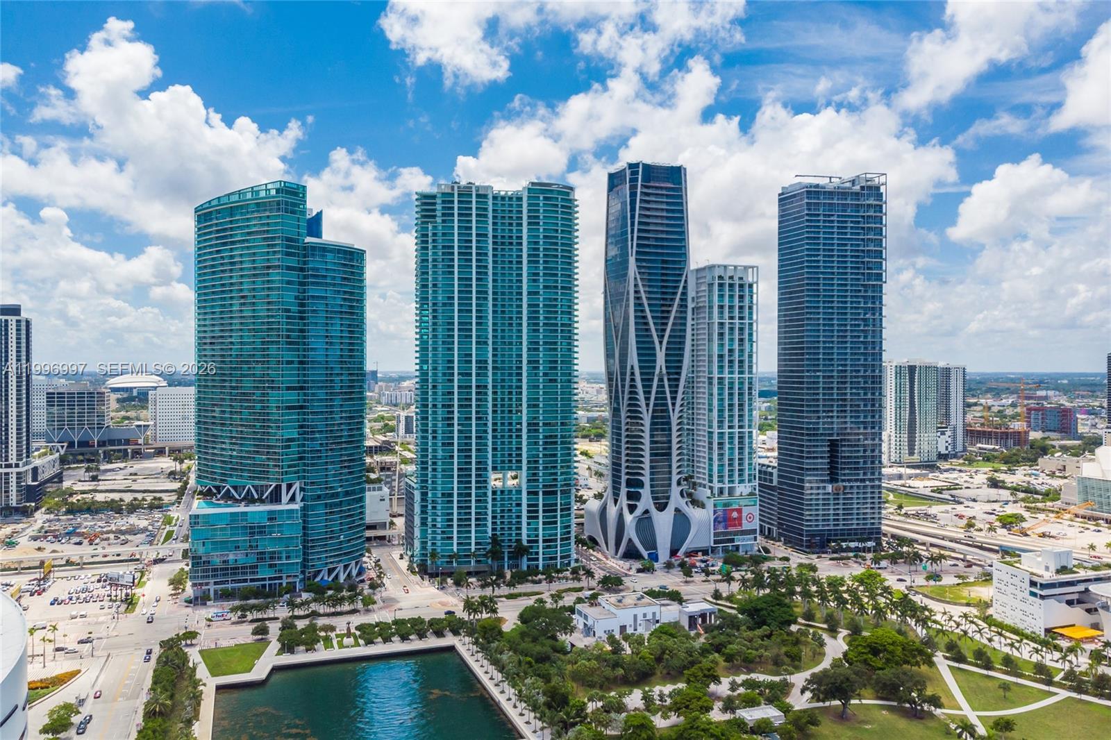 888 Biscayne Blvd #812 Miami, FL 33132