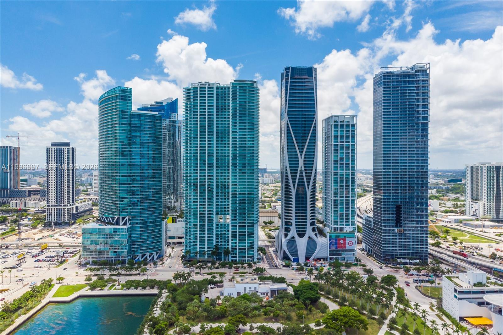 888 Biscayne Blvd #812 Miami, FL 33132