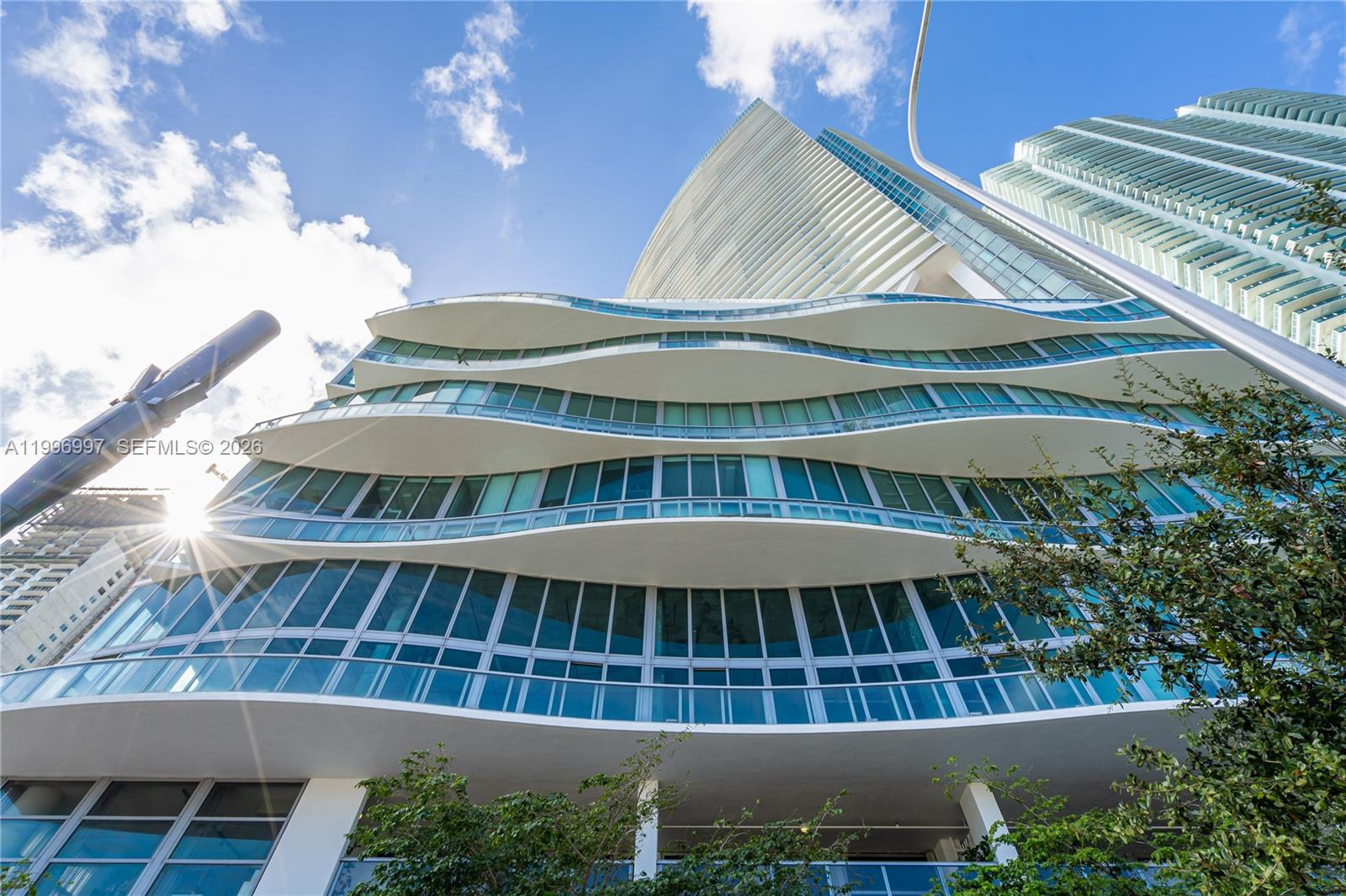 888 Biscayne Blvd #812 Miami, FL 33132