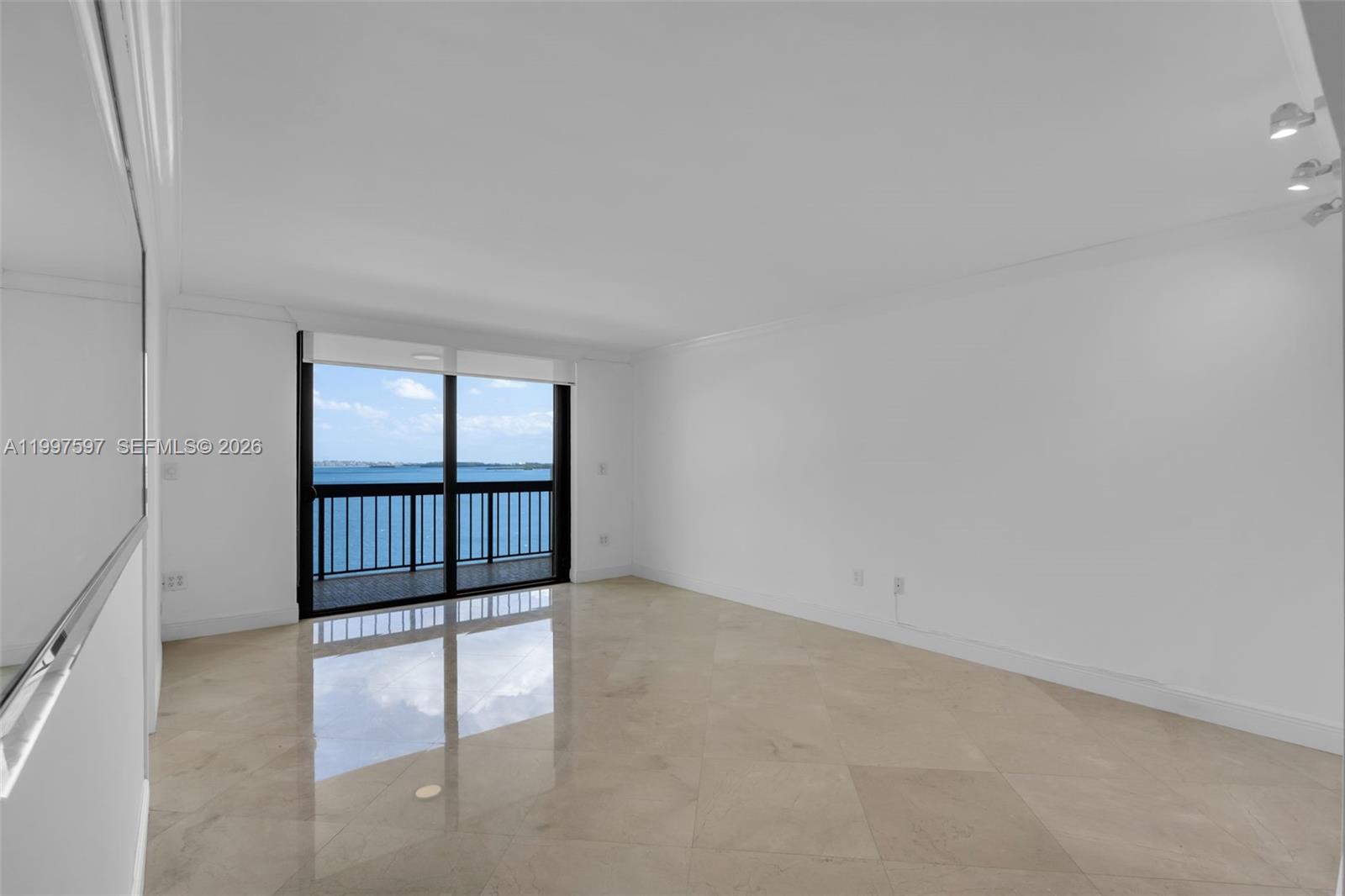 image Brickell Bay Club10