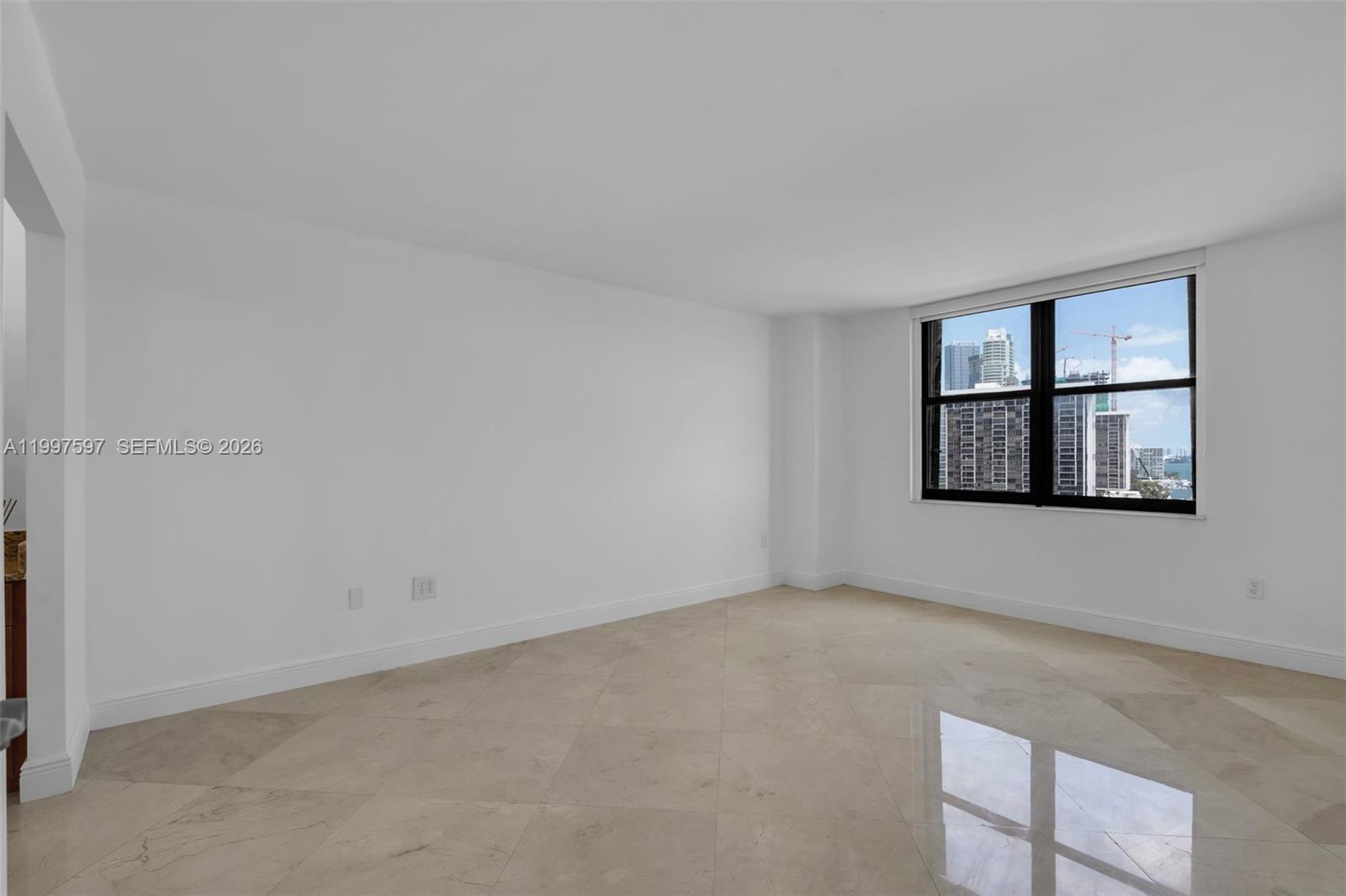 image Brickell Bay Club18