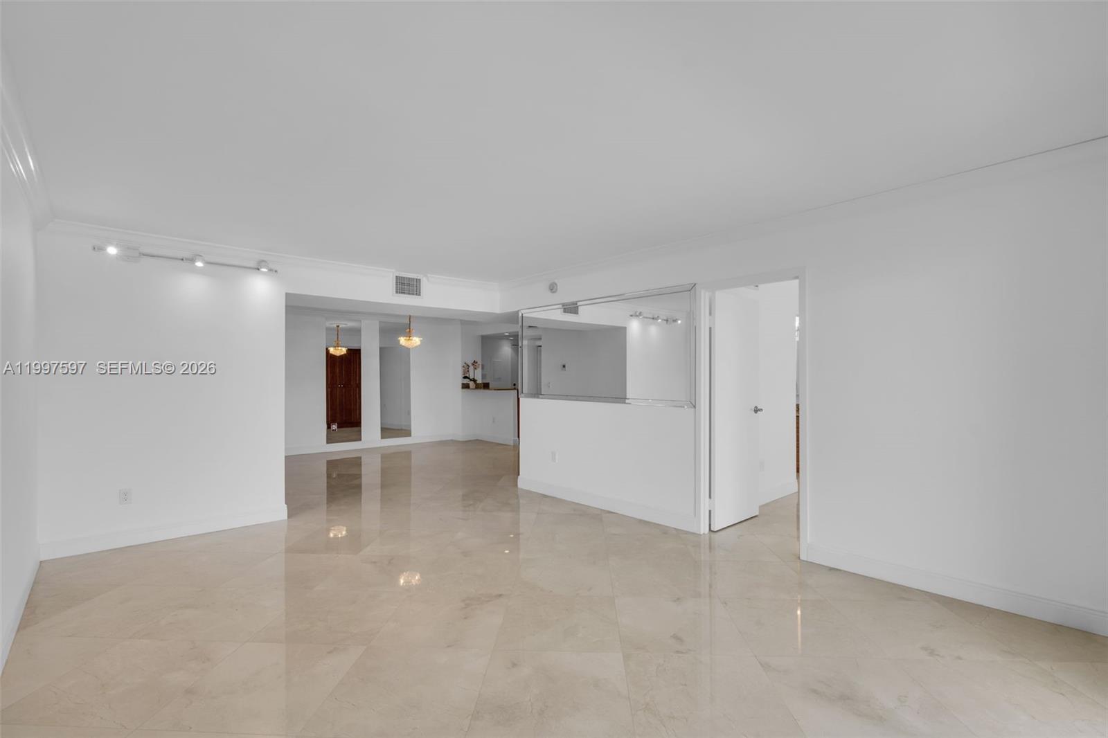 image Brickell Bay Club6
