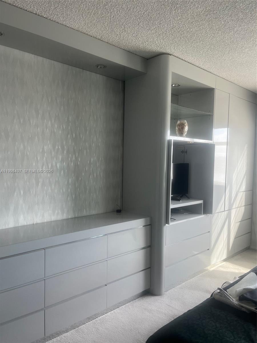 image Arlen House Condo13