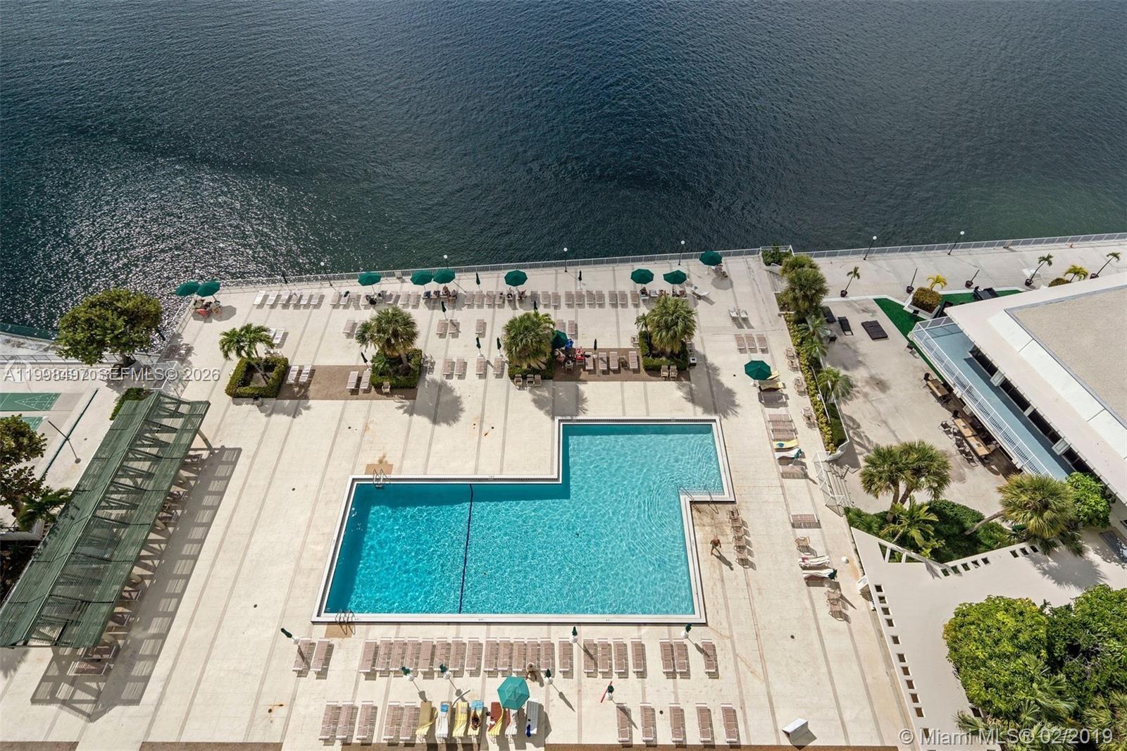 image Arlen House Condo17