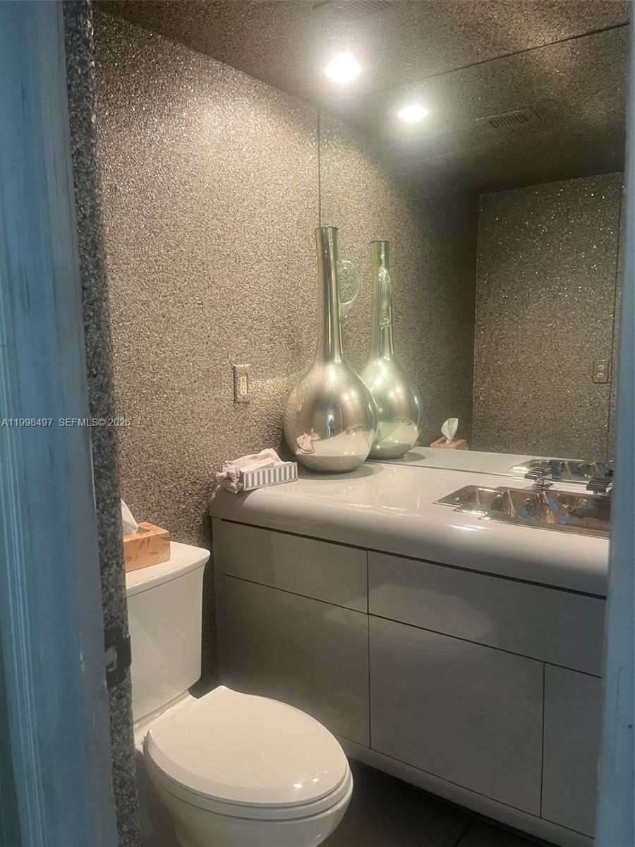 image Arlen House Condo6