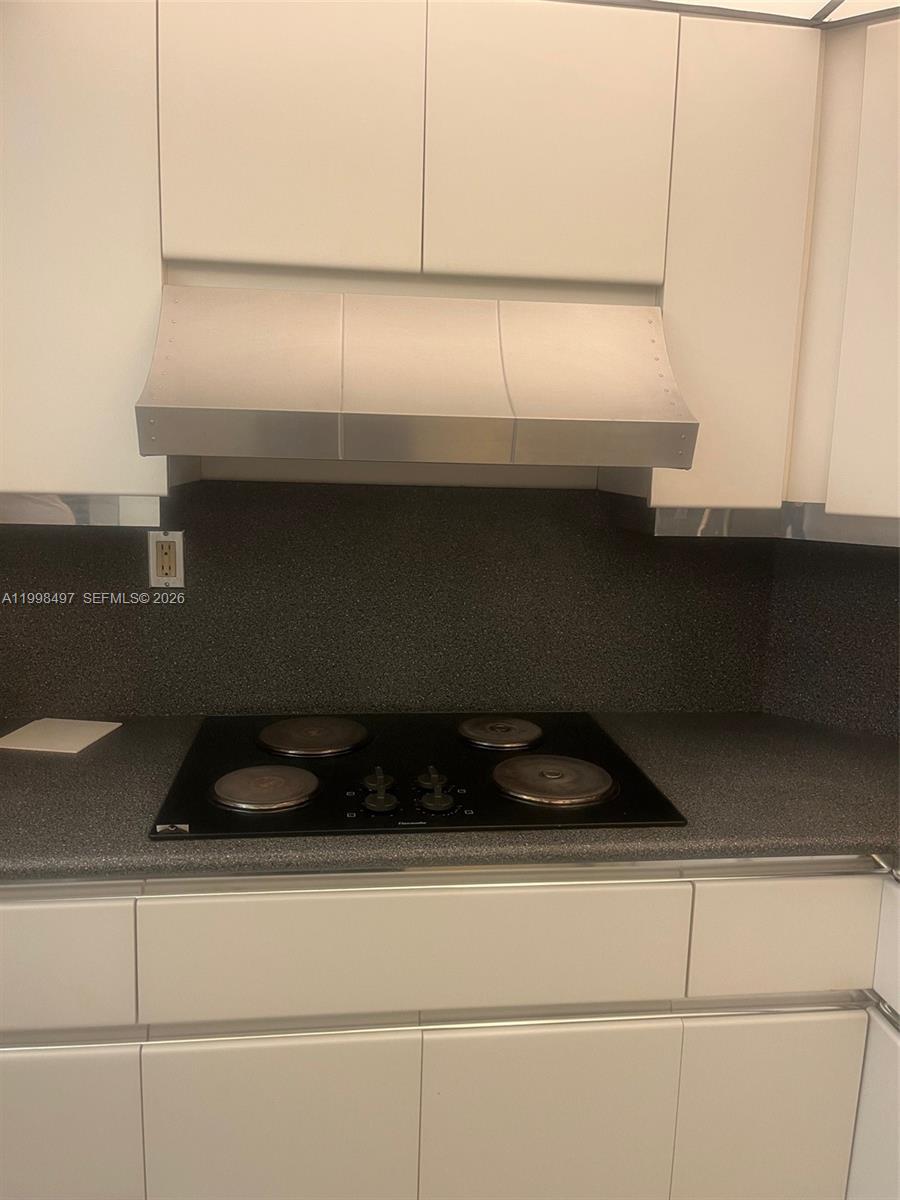 image Arlen House Condo7