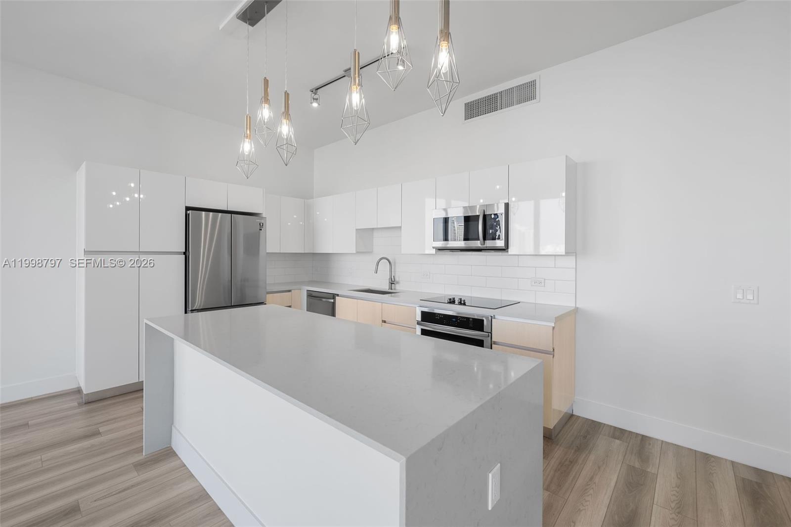 101 Diplomat Pkwy #1002 Hallandale Beach, FL 33009