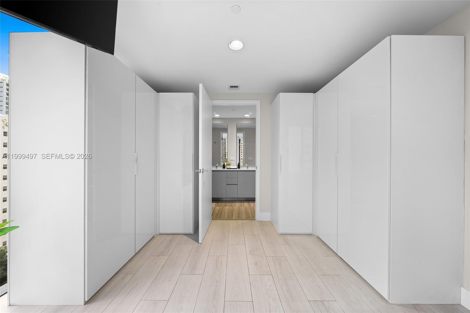 image 1010 Brickell12