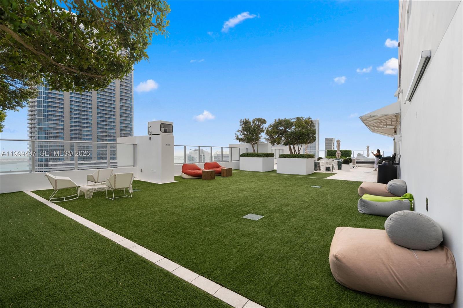 image 1010 Brickell30