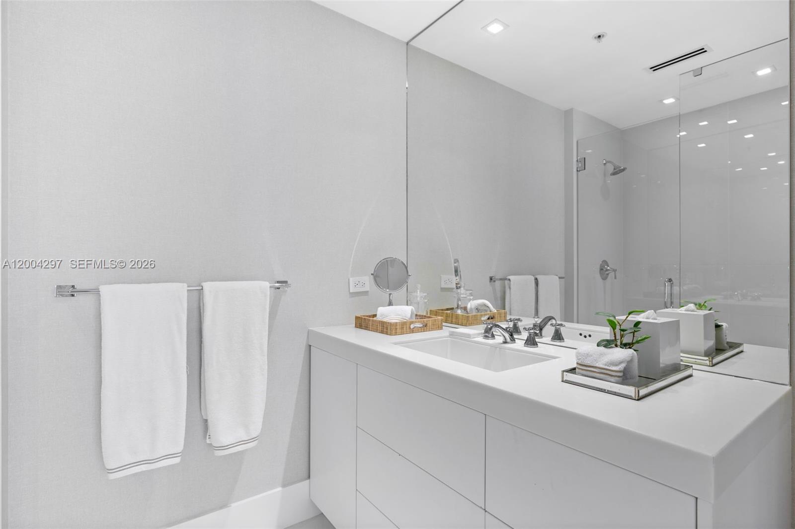 50 S Pointe Dr #1502/03 Miami Beach, FL 33139