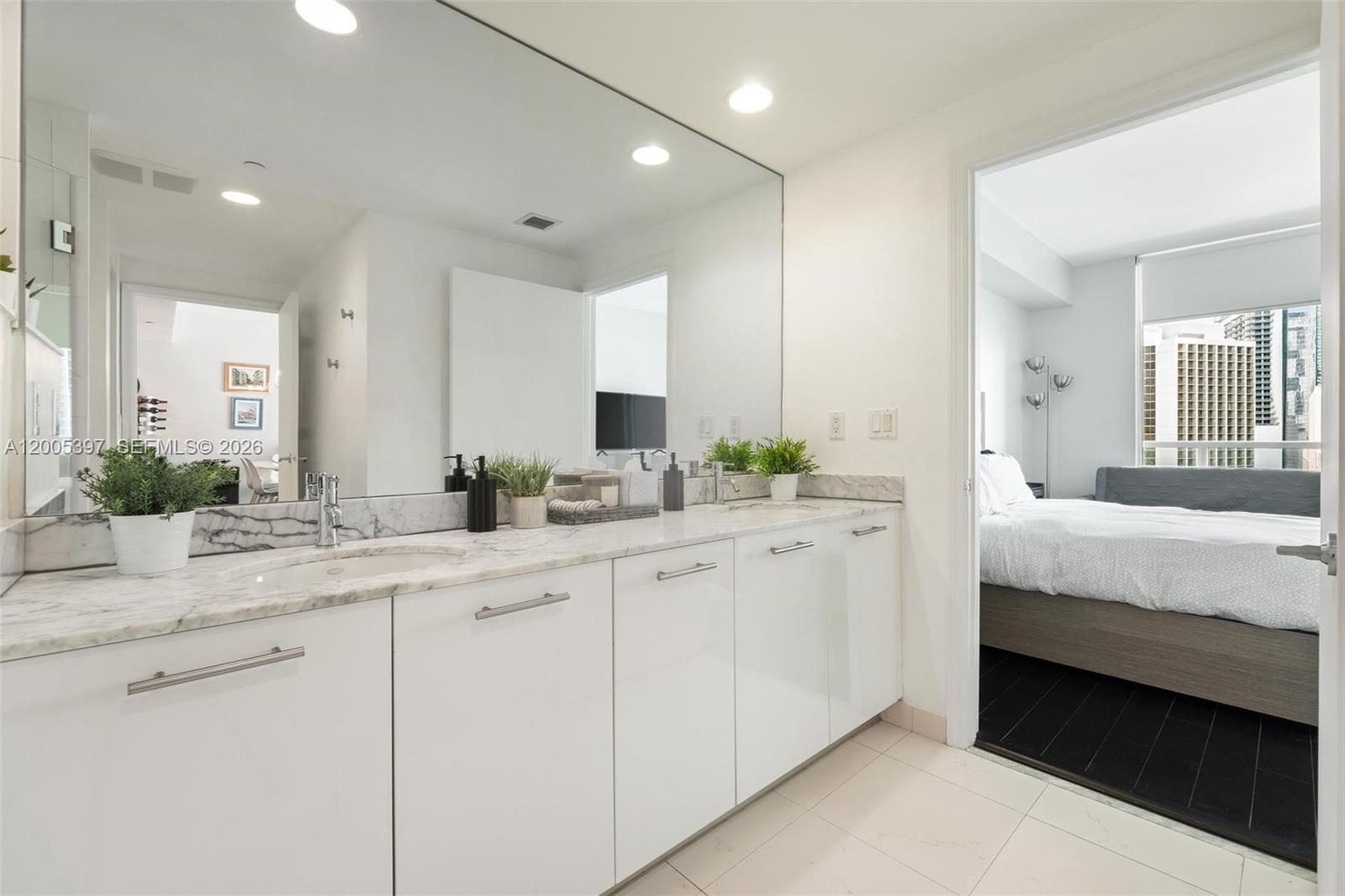 image 500 Brickell East33