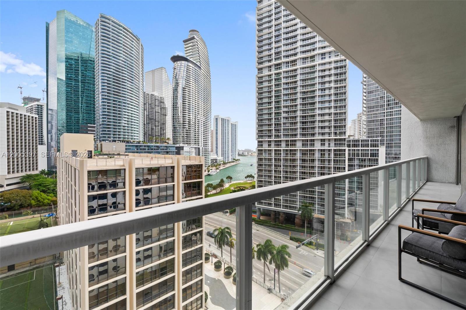 image 500 Brickell East37