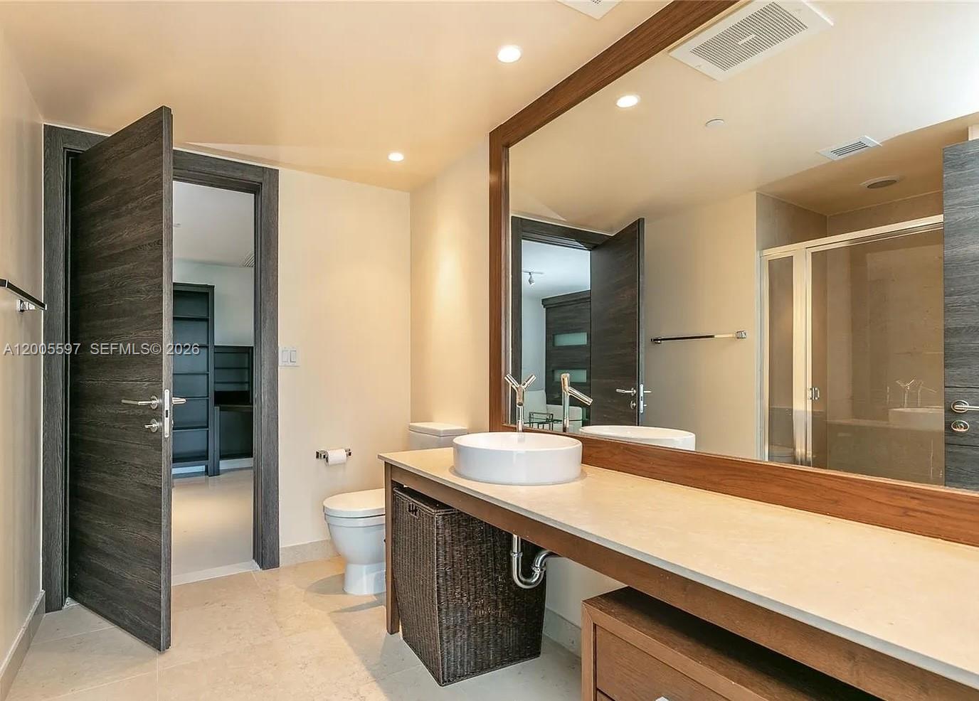 495 Brickell Ave #703 Miami, FL 33131