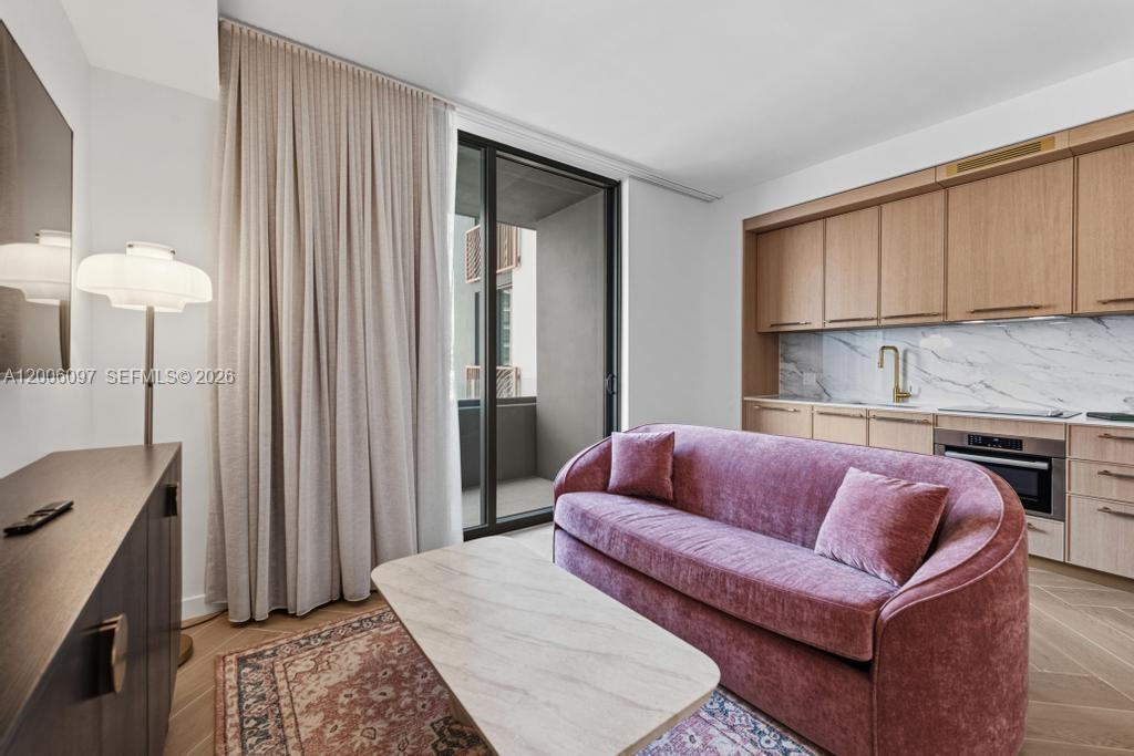 2700 NW 2nd #238 Miami, FL 33127