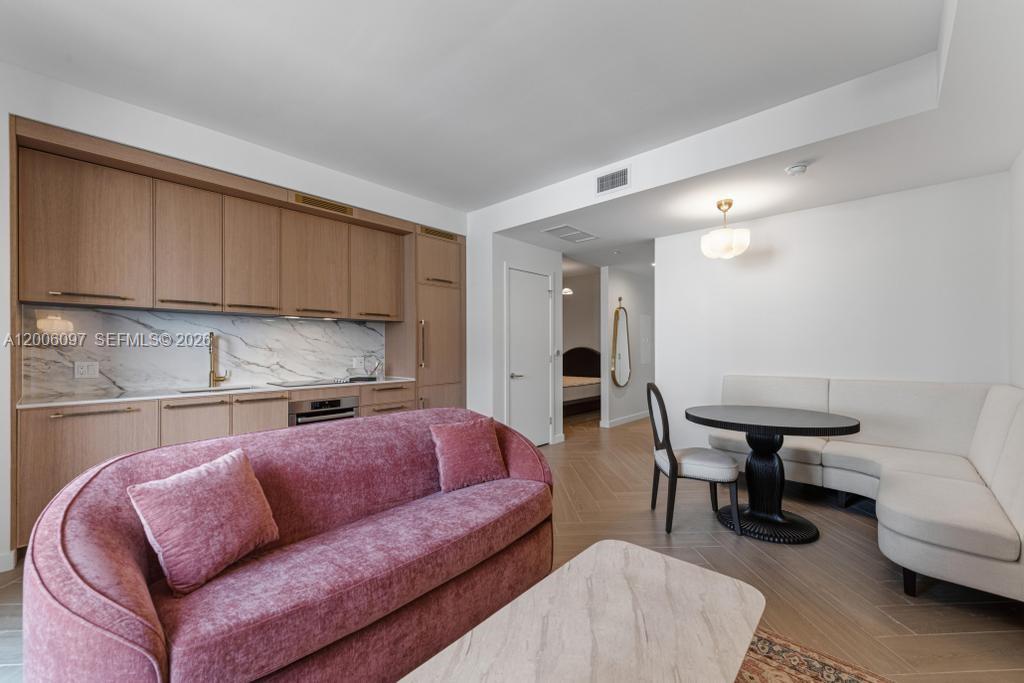 2700 NW 2nd #238 Miami, FL 33127