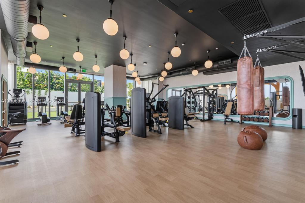 2700 NW 2nd #238 Miami, FL 33127