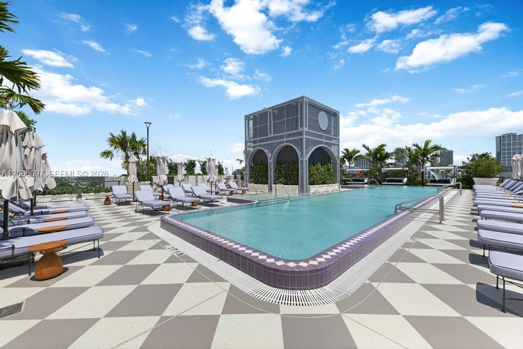 2700 NW 2nd #238 Miami, FL 33127