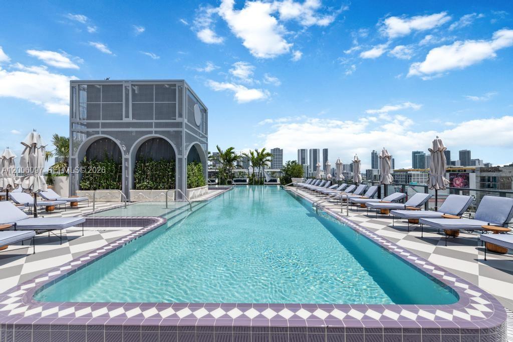 2700 NW 2nd #238 Miami, FL 33127