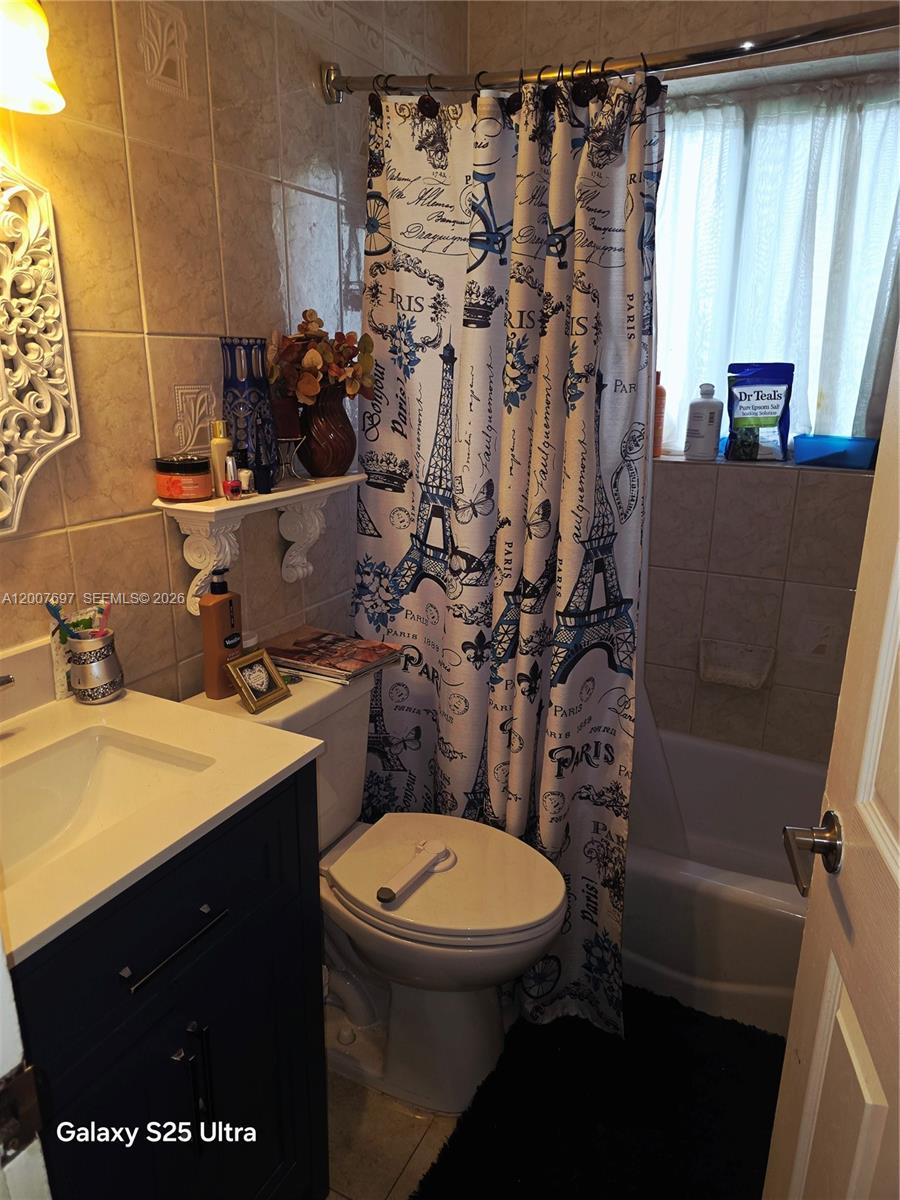 Undisclosed Address Hallandale Beach, FL 33009