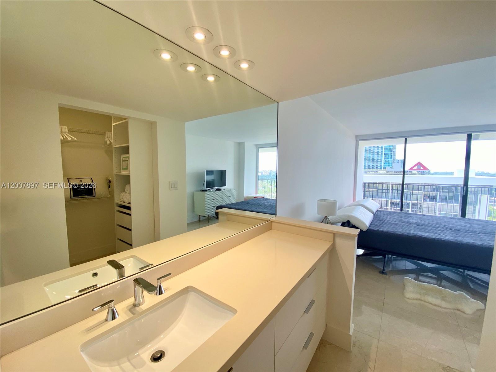 image Brickell Place II9