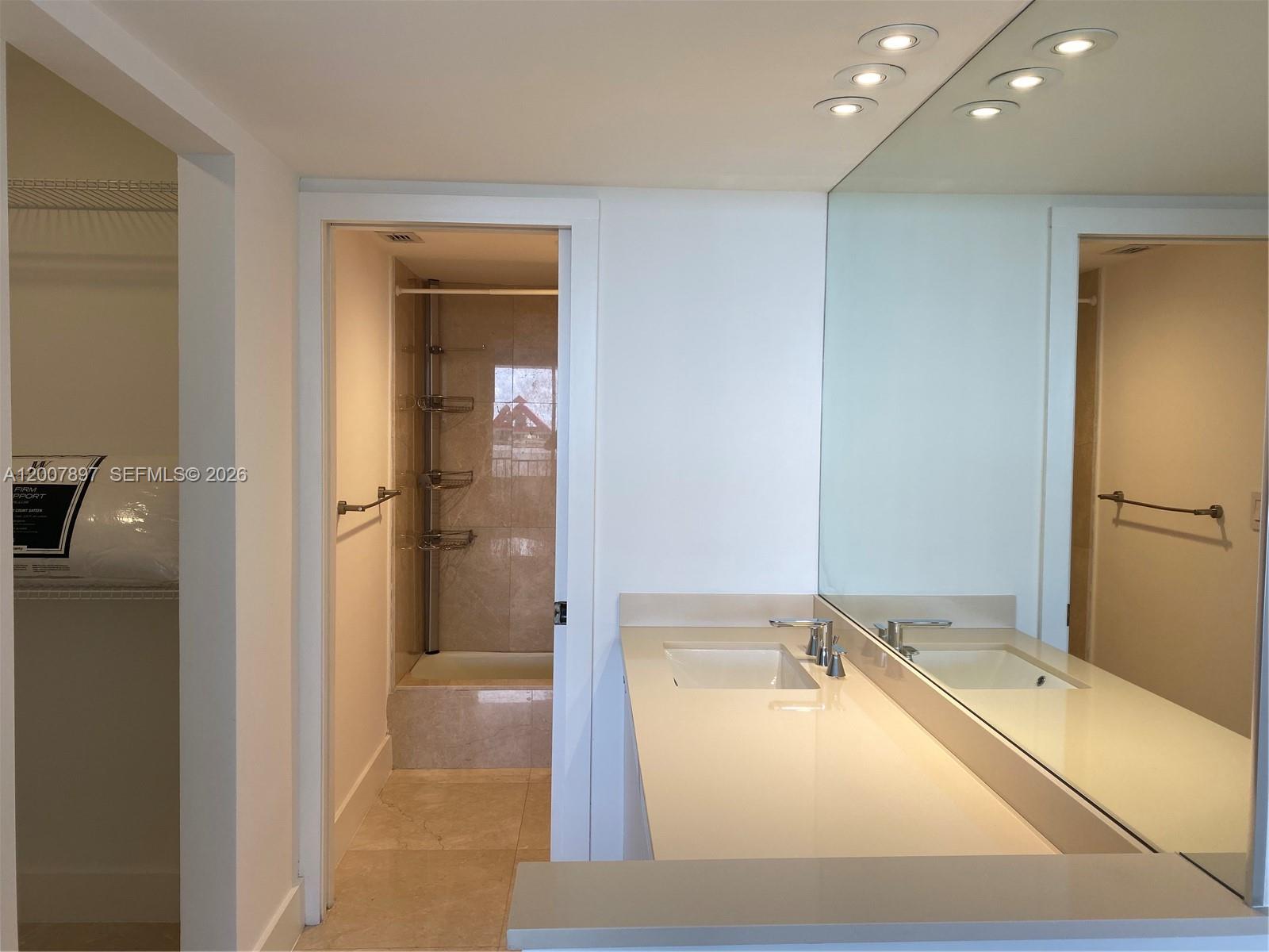 image Brickell Place II8