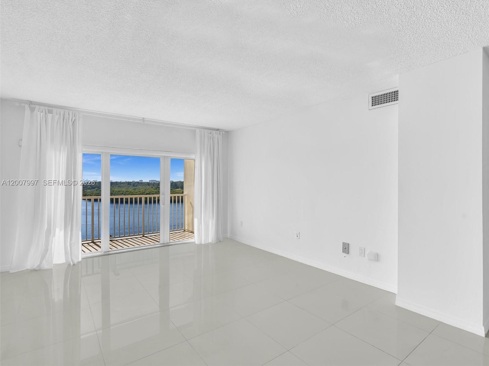 image Arlen House Condo11