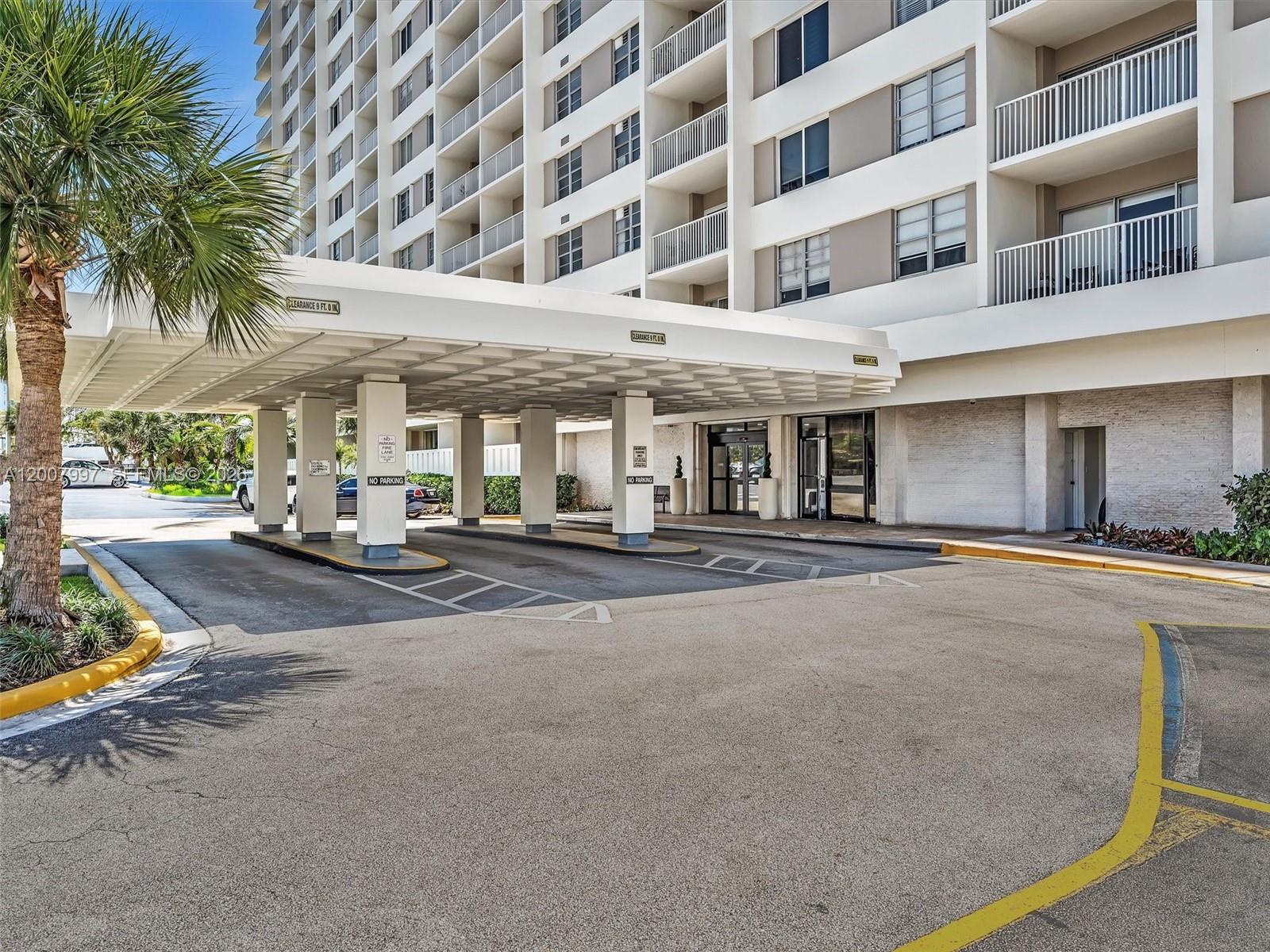 image Arlen House Condo19