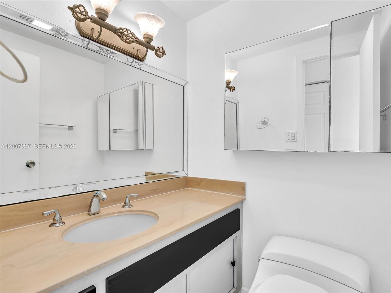 image Arlen House Condo34