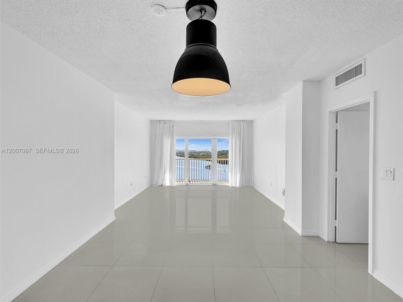 image Arlen House Condo6