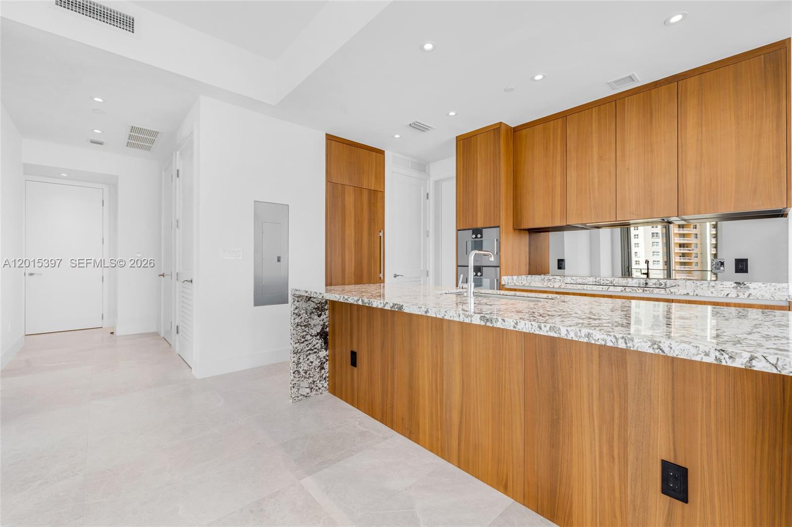 175 SE 25th Rd #1203 Miami, FL 33129